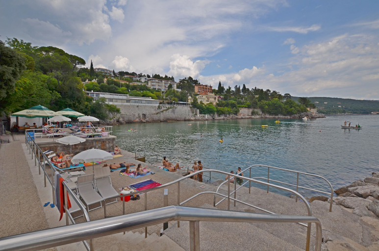 Beach 2, Apartment Volosko for two, Opatija/Veprinac