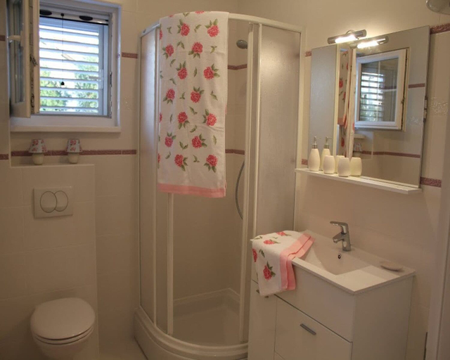 Bathroom 3, Apartments Mirjana, Pakoštane