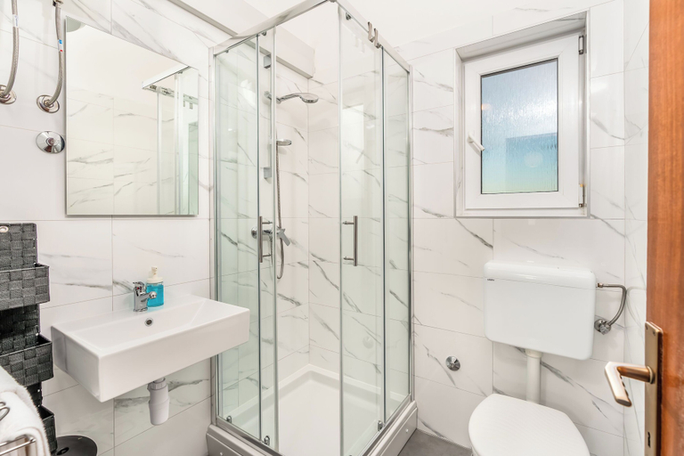 Bathroom 4, Apartments Rising Sun, Vir