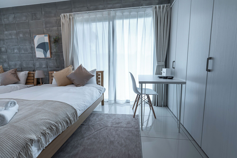 Room 1, Hale Twelve AB, Miyakojima