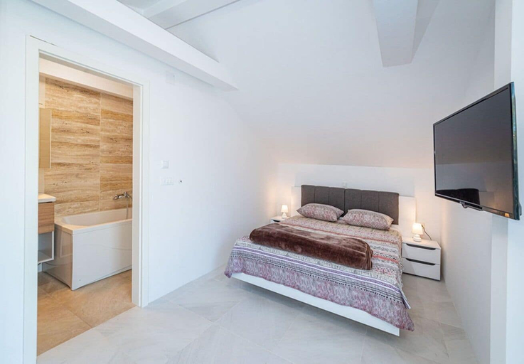 Bedroom 2, House Dali, Ražanac