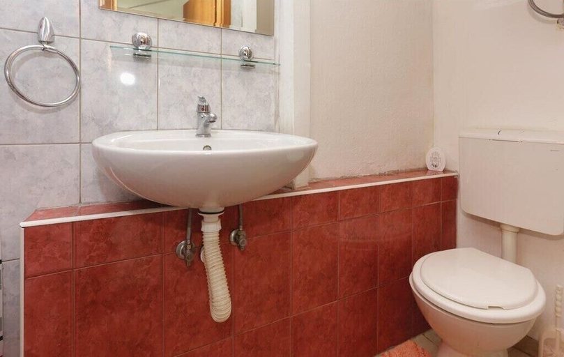 Bathroom 3, Apartment Protrka, Omiš