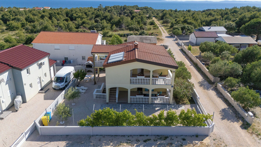 Exterior & Views 2, Apartment Draga, Vir