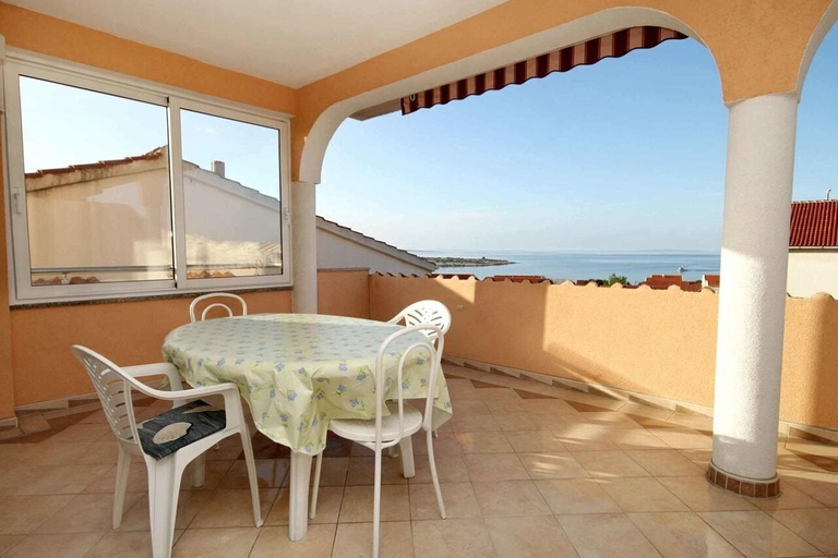 Others 5, Apartment and Room Cherry, Novalja