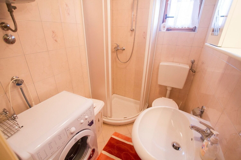 Bathroom, House Josip, Labin