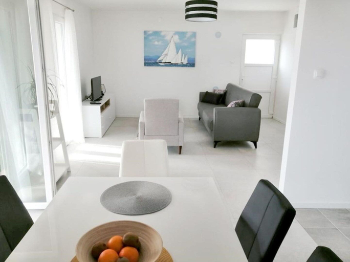 Dining 2, House Dragi, Vodice