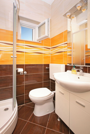 Bathroom 4, Apartments Tiho, Marina