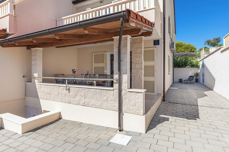 Terrace/patio 4, House Mirrors, Rogoznica