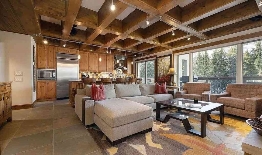 Living area, Treetops 4e 3 Bedroom Condo, Eagle