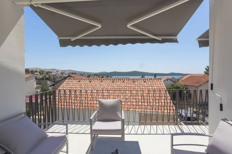 Terrace/patio 2, Apartments Lavandela Girandela, Šibenik