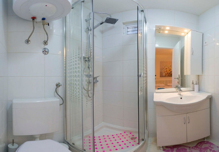 Bathroom 4, Apartment Mirjana, Vis