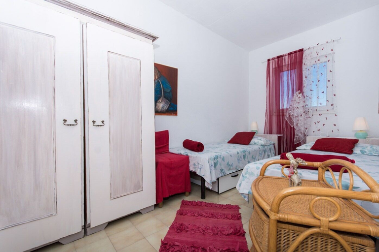 Room 3, Apartments Duga, Okrug