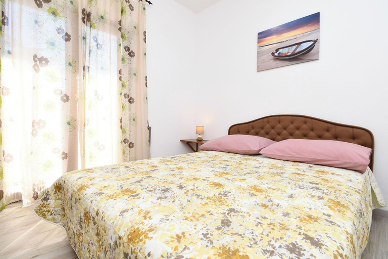 Bedroom 2, Apartment Biserka, Okrug