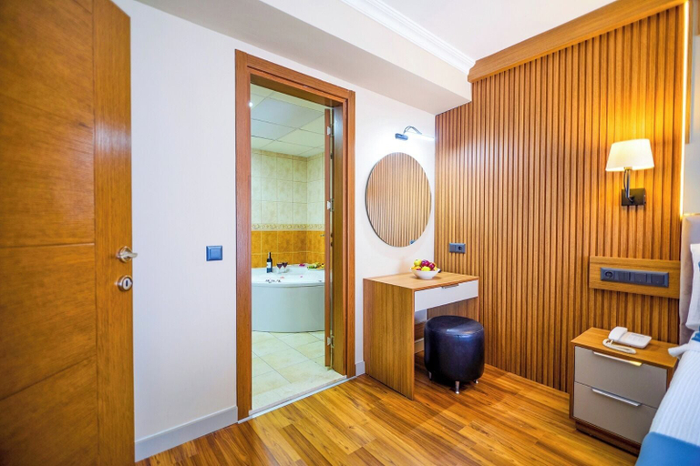 Bathroom 5, Caria Special Class, Ortaca