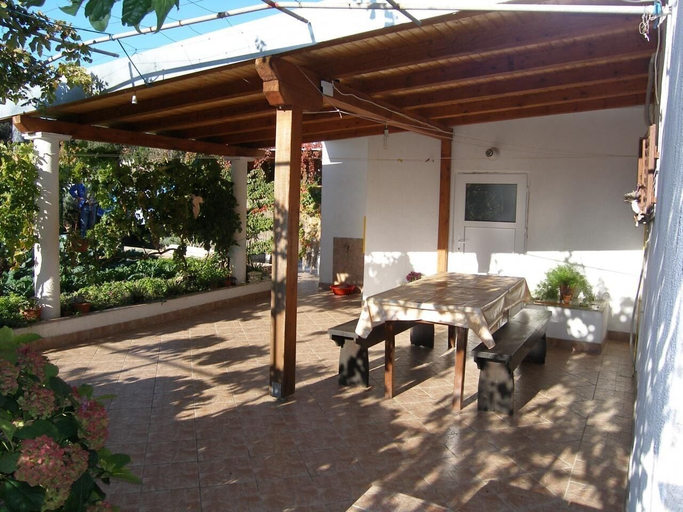 Others 4, Apartments Mirko, Pašman