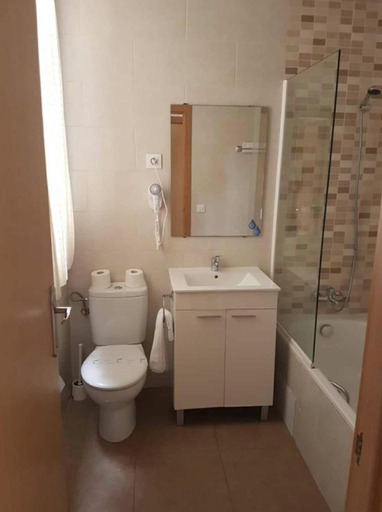 Bathroom 4, Martinval Hostel, Barcelona