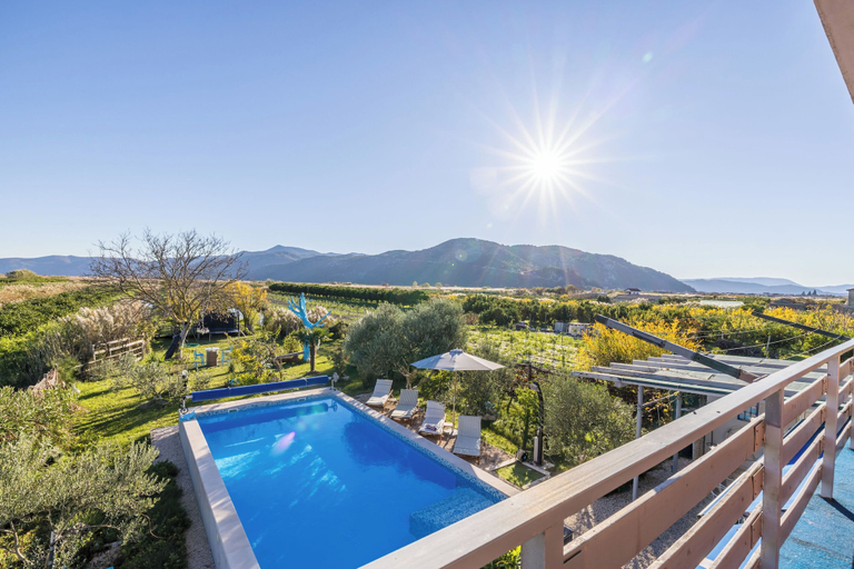 Sport & Beauty 3, Apartments Holiday Home Book, Opuzen