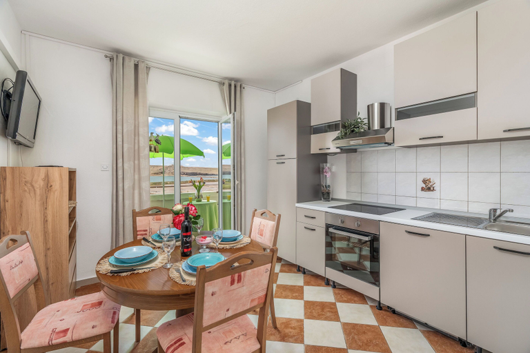 Private kitchen 4, Apartment Don, Pag