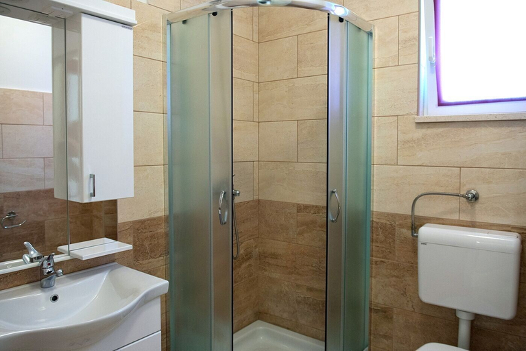 Bathroom 5, Apartments and Rooms Robi, Podstrana