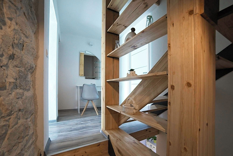 Staircase 2, House Dawn, Lopar/Supetarska Draga