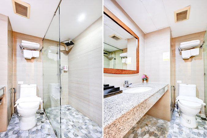 Bathroom 3, Dancenter Bangkok Travellers Hotel, Huai Kwang