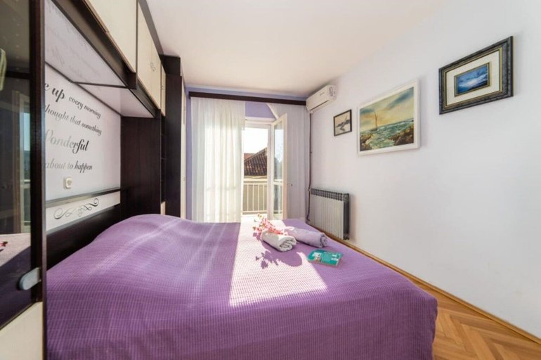 Bedroom 3, Apartment Stipe, Makarska