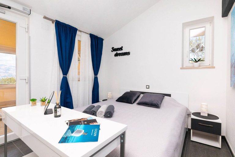 Bedroom 2, House Fani, Postira