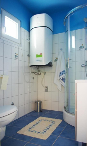 Bathroom, House Dubravka, Novalja