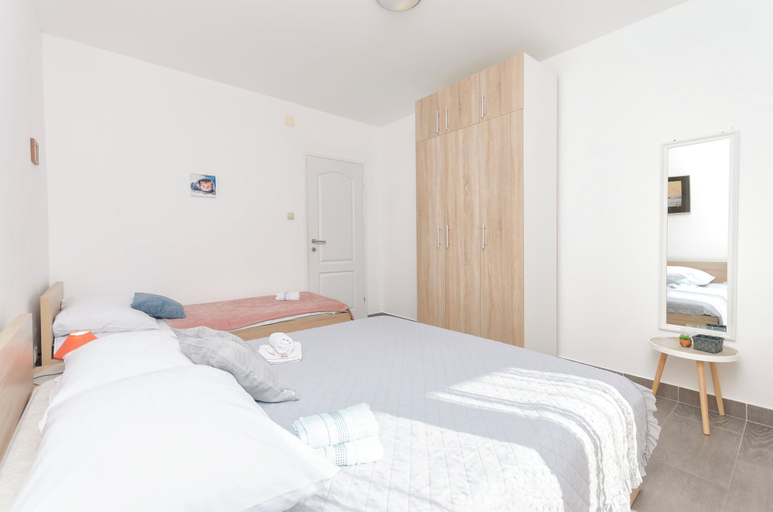 Room 2, Apartments Sunny Corner, Vodice