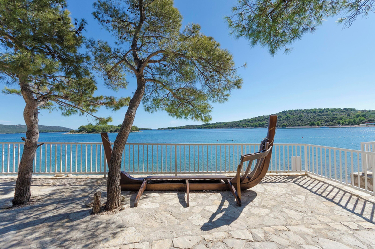 Others 4, Apartments Lapa, Tisno