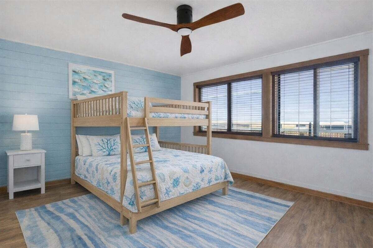 Room 3, The Oyster 5 Bedroom Home, Escambia