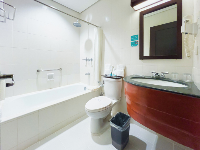 Bathroom 4, Microtel Inn by Wyndham Cabanatuan, Cabanatuan City