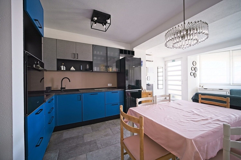 Private kitchen, Apartment Afitojen, Postira