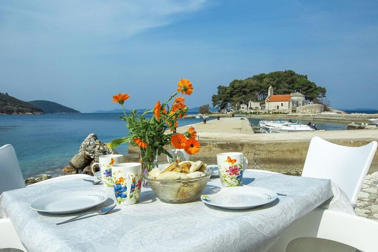 Others 4, Apartment More 1, Sali
