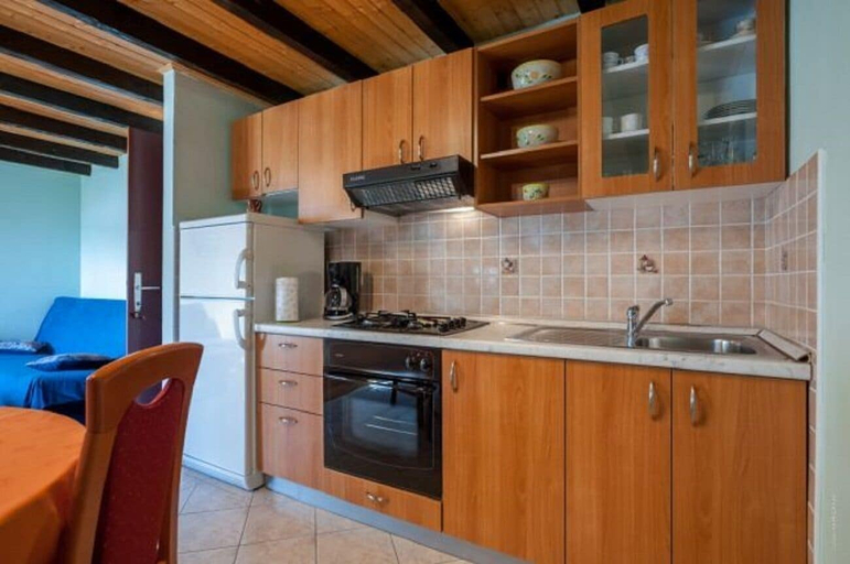 Others 5, Apartment Meri, Sali