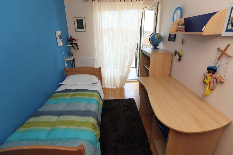 Room 5, House Mrcela 200m From Beach, Okrug