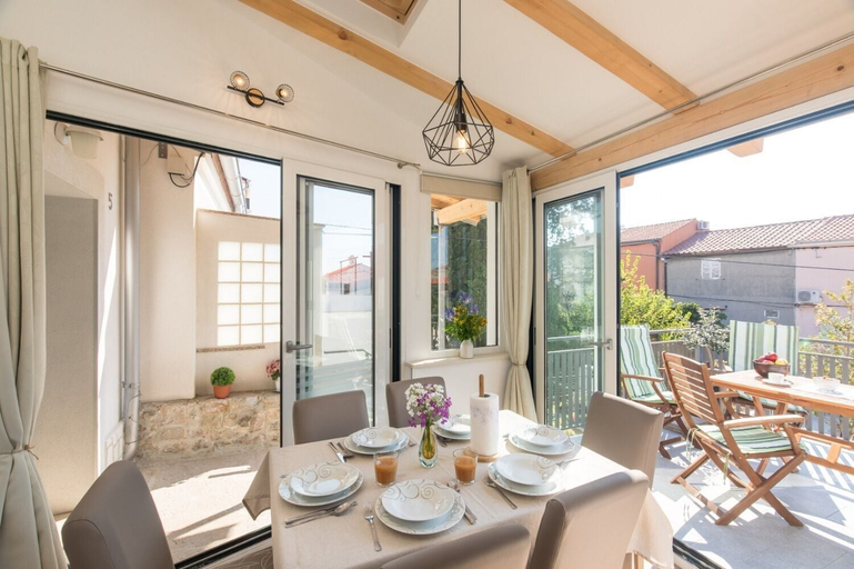 Others 4, House Mari, Punat