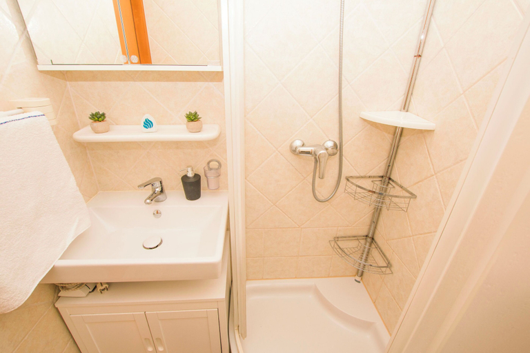 Bathroom 2, Apartment Koko, Biograd na Moru