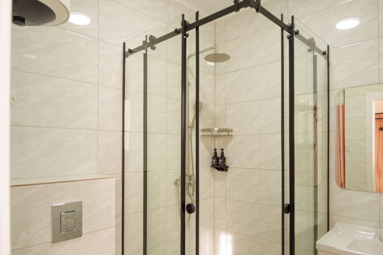 Bathroom 2, Ton Azure Hotel, Ysyk-Köl (lake)