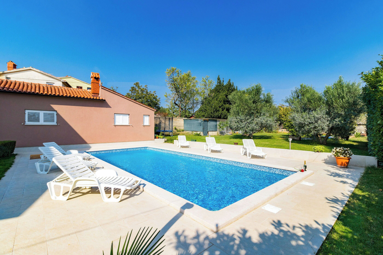 Pool 2, Apartments Jere, Pula