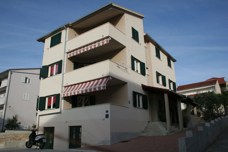 Exterior 2, Apartments Central, Okrug