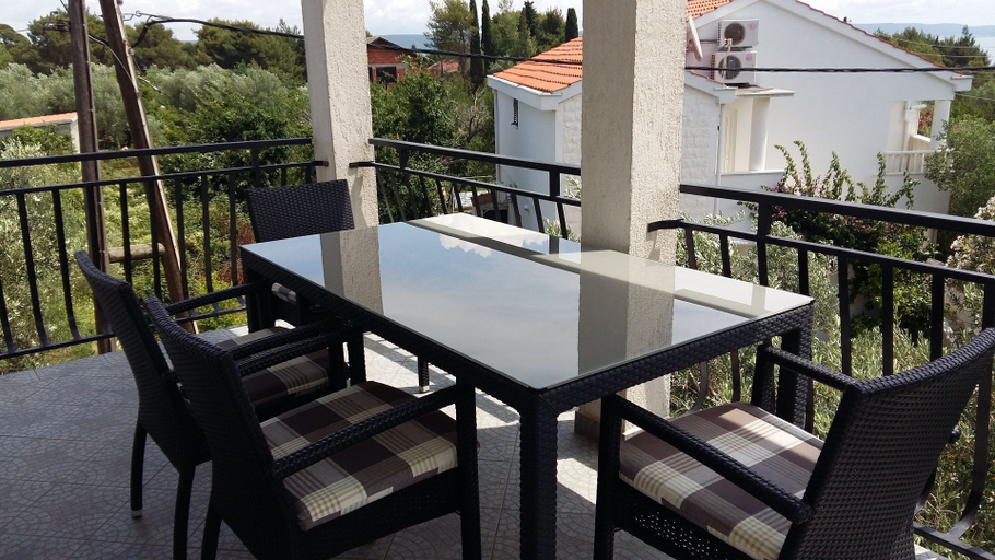 Others 4, Apartments Daju, Pašman