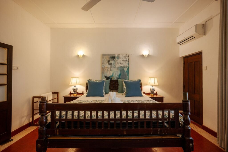 Room 4, Oak Villa Walawwa Galle, Galle Four Gravets