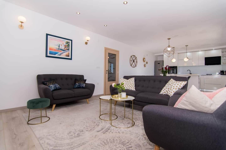 Others 5, Apartment Tom, Trogir