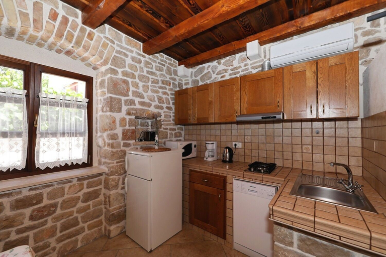 Private kitchen 2, House Cirrus, Sukošan