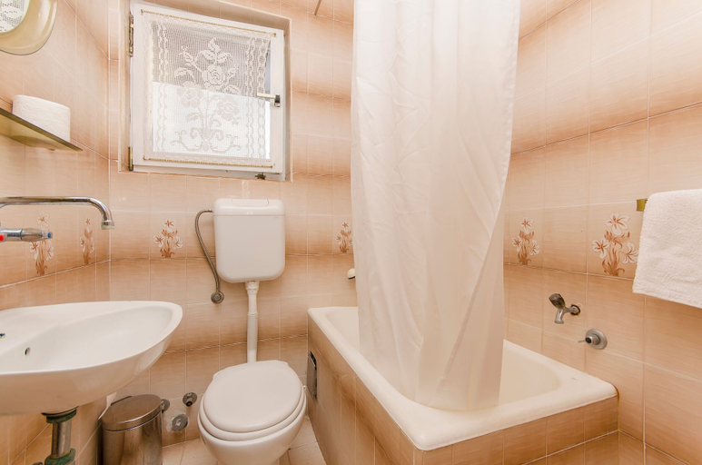 Bathroom 4, Apartments Dragica, Šibenik
