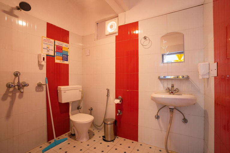 Bathroom 3, goSTOPS Bir, Landing Site, Kangra