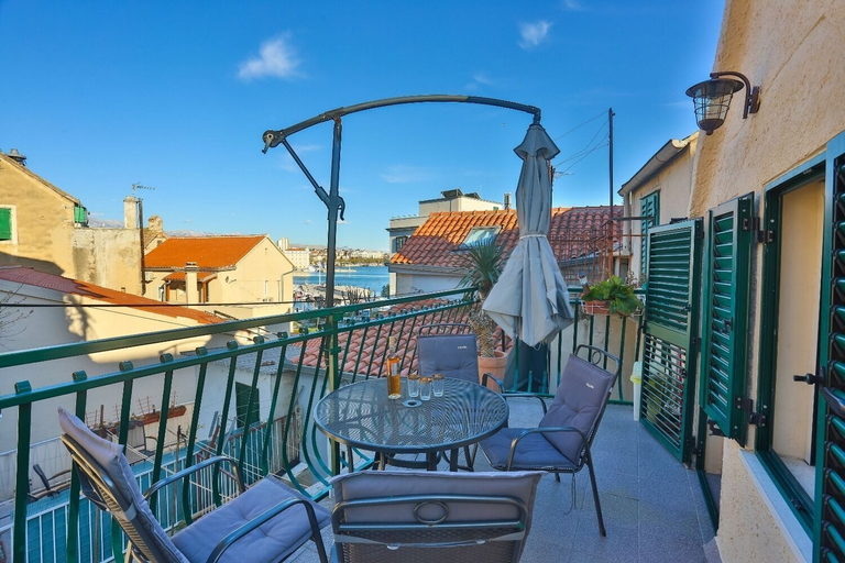 Others 4, Apartment Bozo, Split