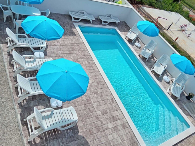 Outdoor pool 4, Apartments Noel, Umag