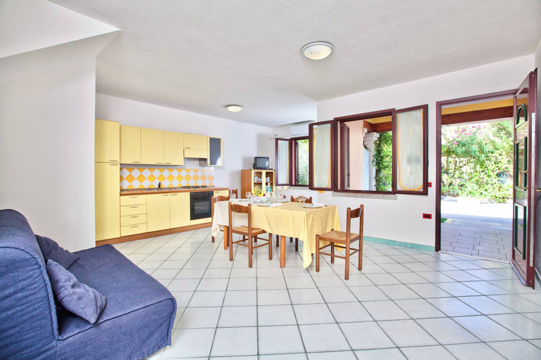 Others 4, Residence with swimming pool in Ottiolu, Nuoro